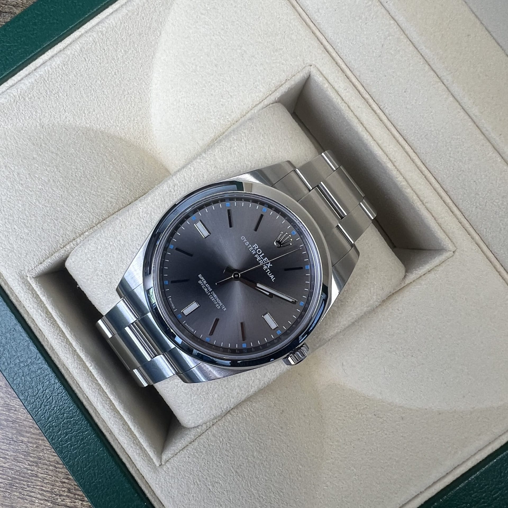 Oyster perpetual 39mm online 114300